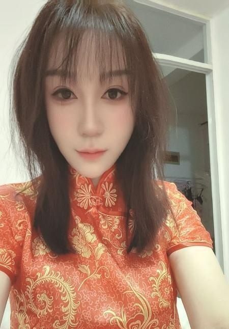 高个长腿少妇