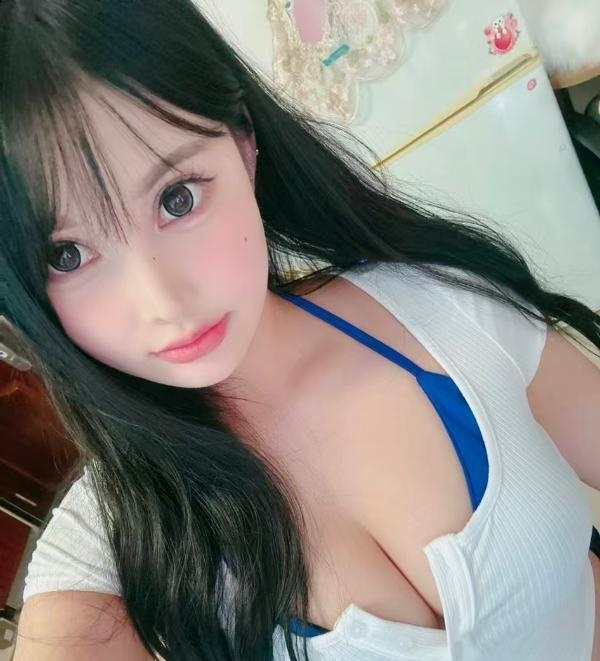 大胸肥臀骚晴儿