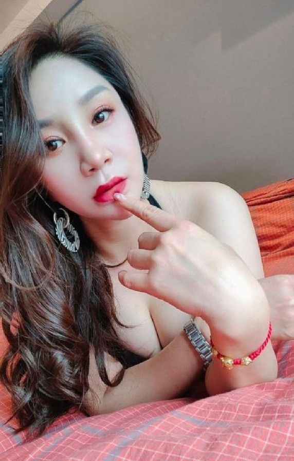 性感巨乳轻熟少妇