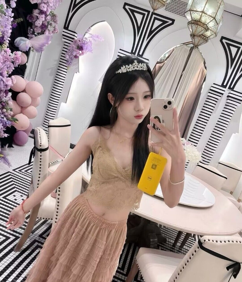 04刚下海嫩妹安妮