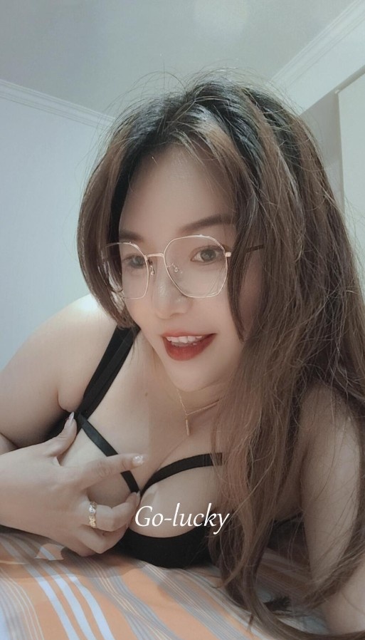 大胸翘臀骚妇