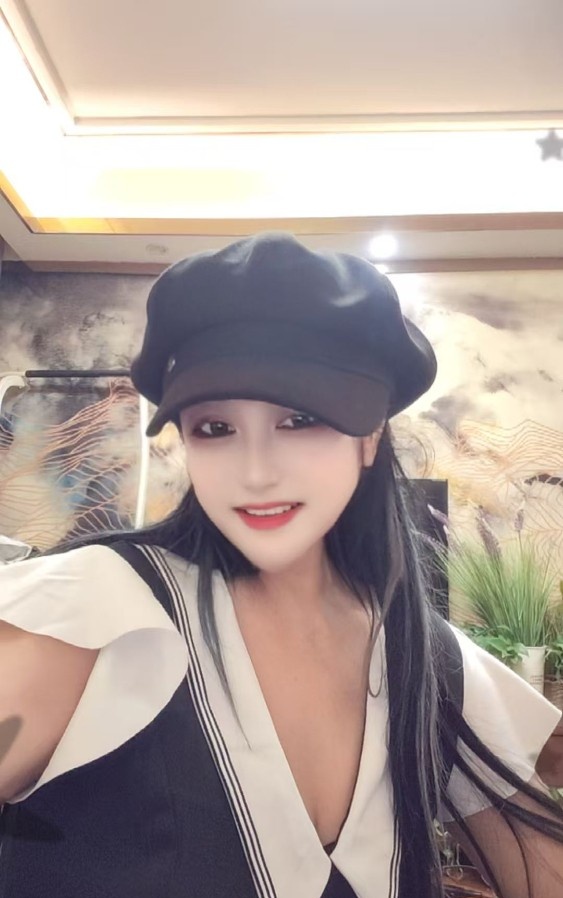 迈皋桥风骚吞精的小骚货