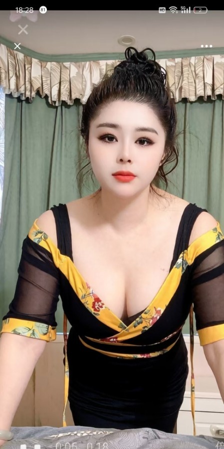 建业大奶妹