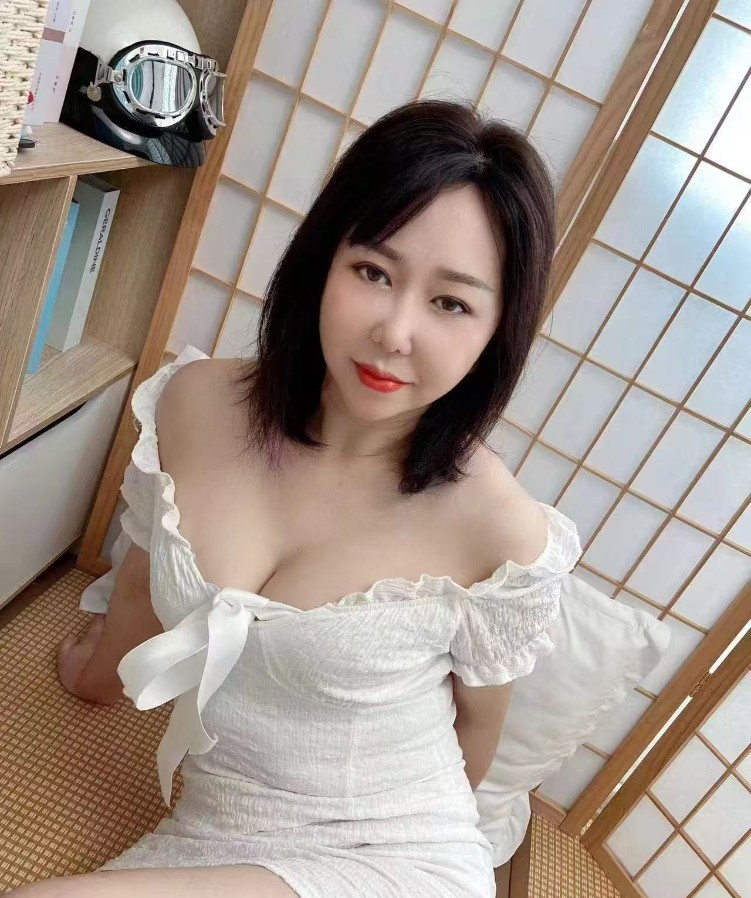 黄岛长腿少妇（ 自聊自做）