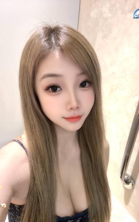 清纯邻家感小姐姐
