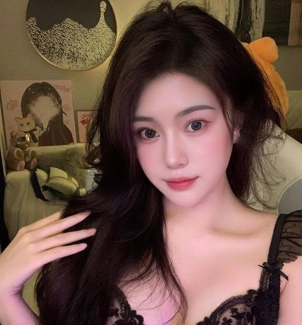 上城紫菜服务女王