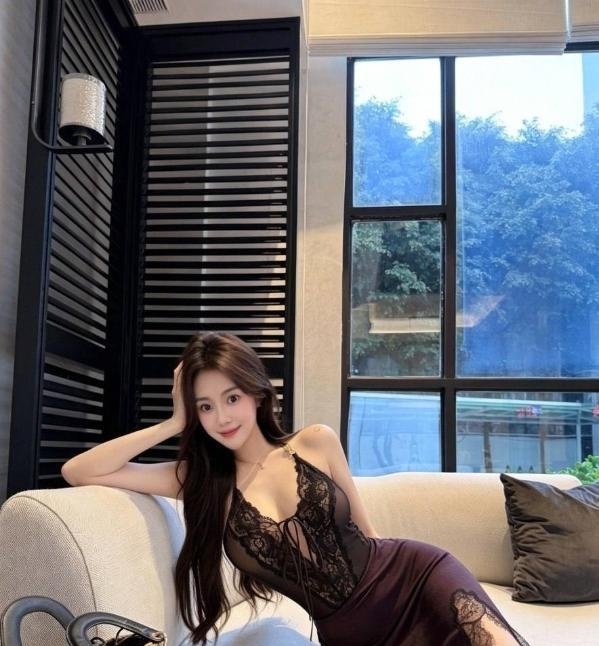上城紫菜服务女王