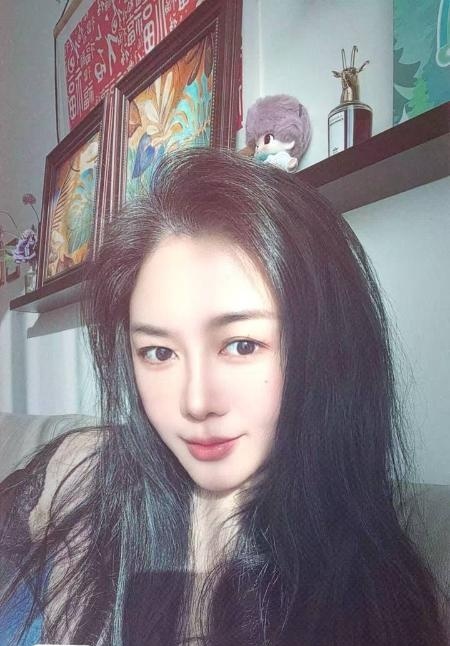朝阳胸大臀翘小姐姐