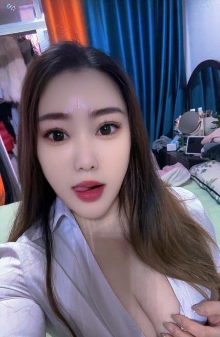 风情万种的骚姐姐