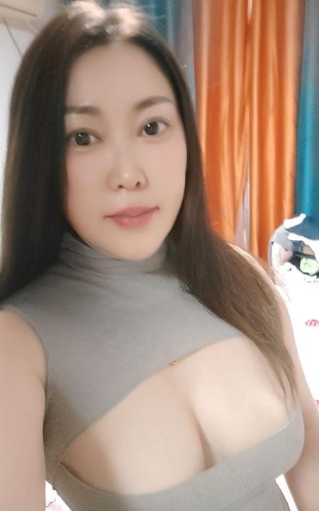 风情万种的骚姐姐