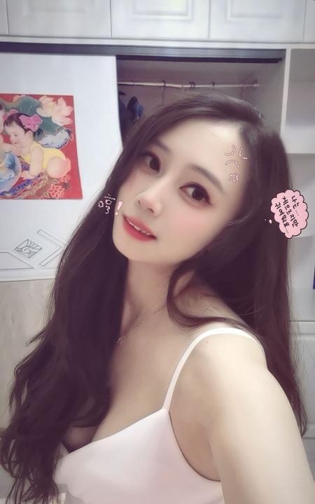 高挑大奶水床雪儿