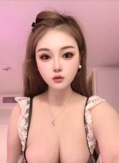 园区巨乳果果