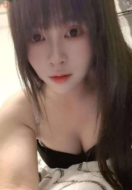 性感肤白小萝莉