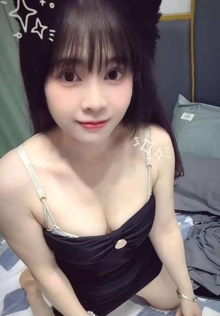 性感肤白小萝莉