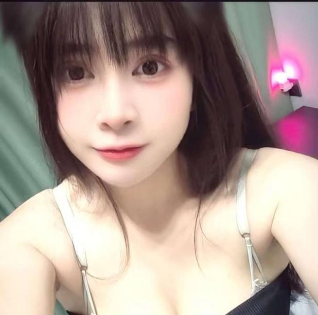 性感肤白小萝莉