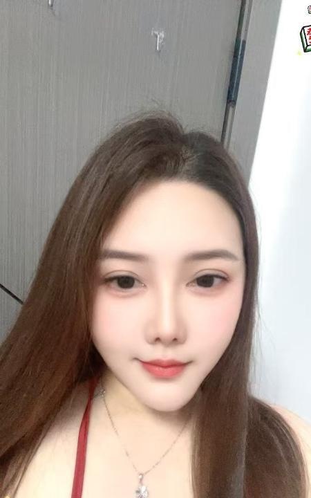大胸服务小少妇