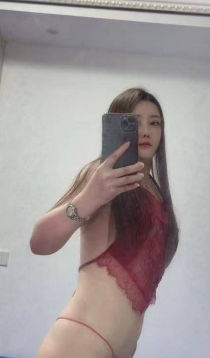 大胸服务小少妇