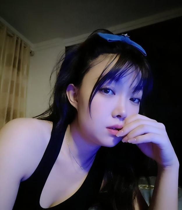 临平大胸小姐姐