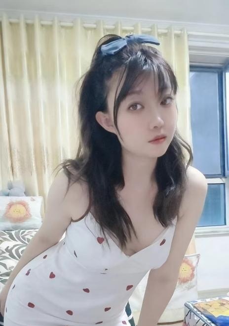 临平大胸小姐姐