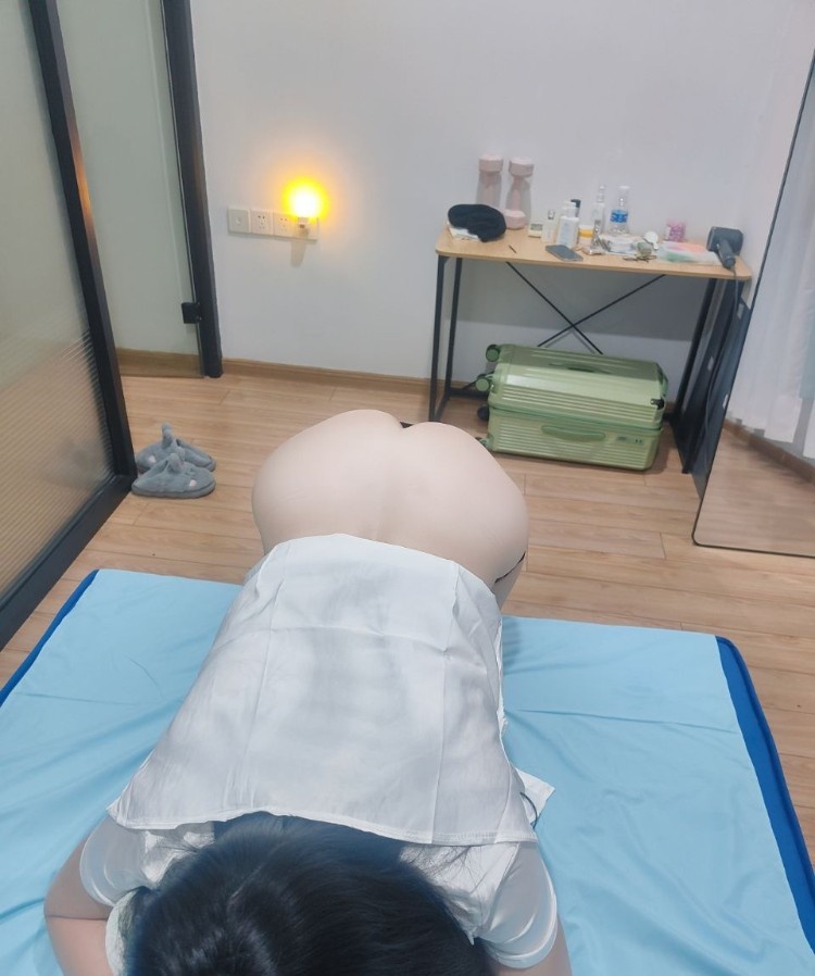 长腿美臀熟姐姐