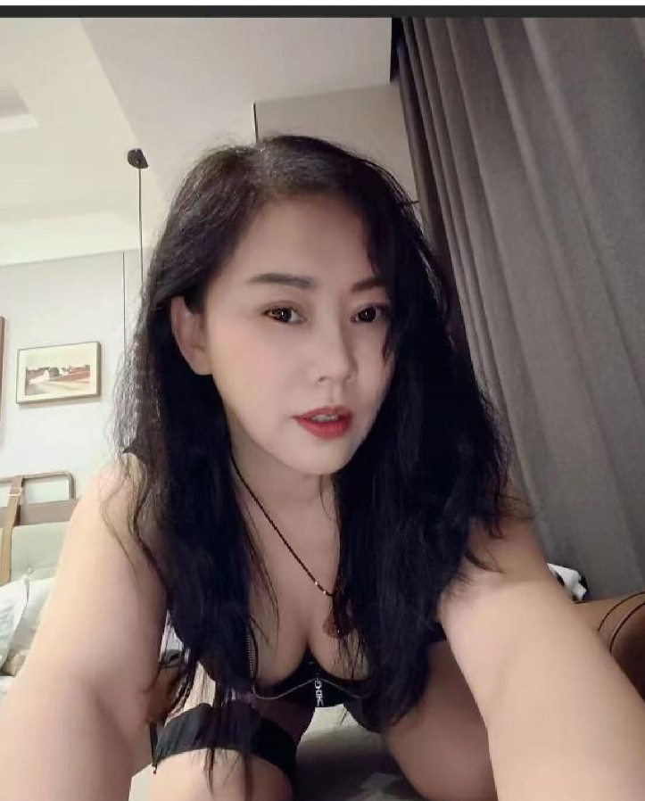 大胸少妇