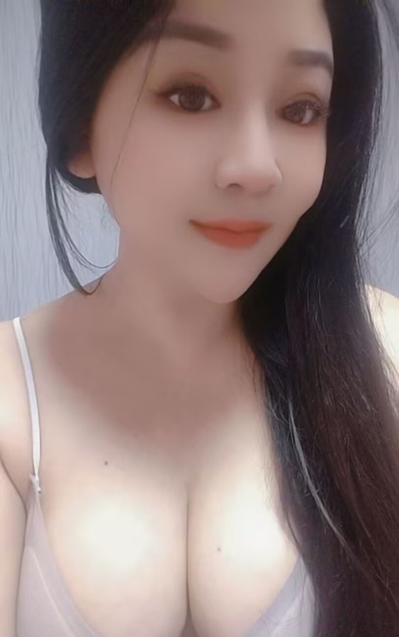 上海闵行喷水女