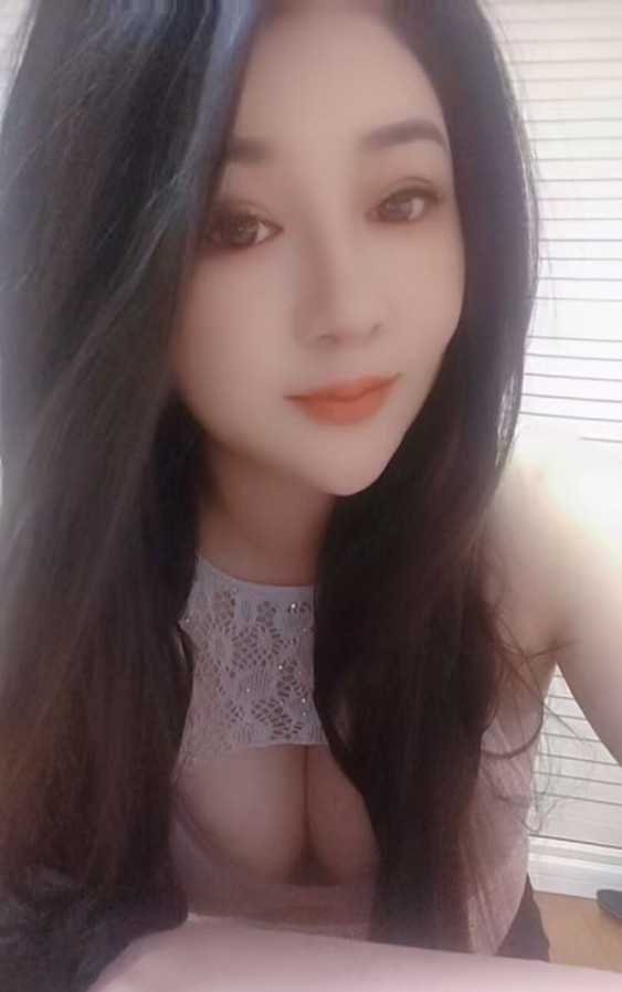 上海闵行喷水女