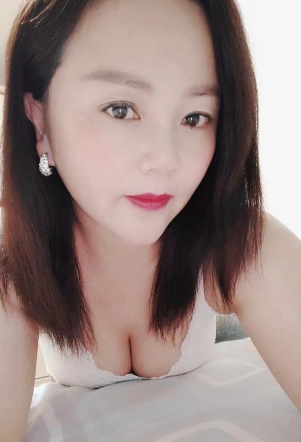 潘家园大胸少妇