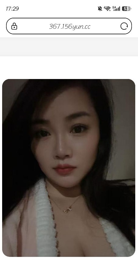 女衣服装店老板娘