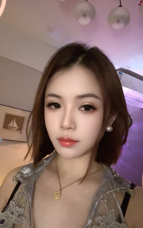大胸少妇小小