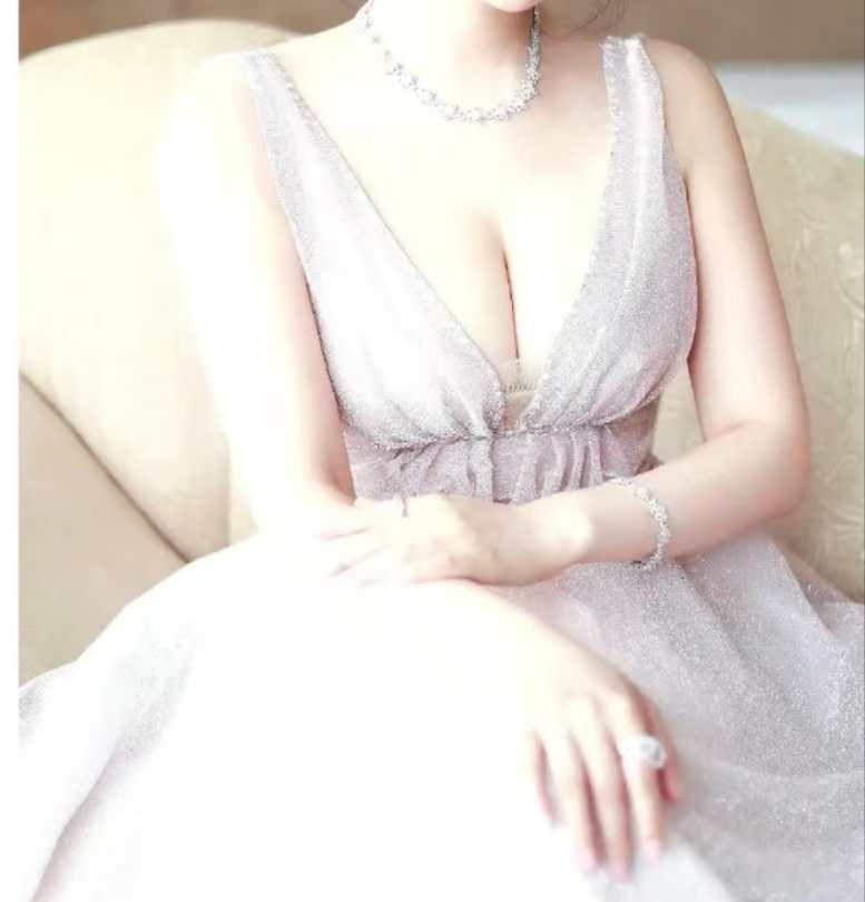 肤白貌美大长腿