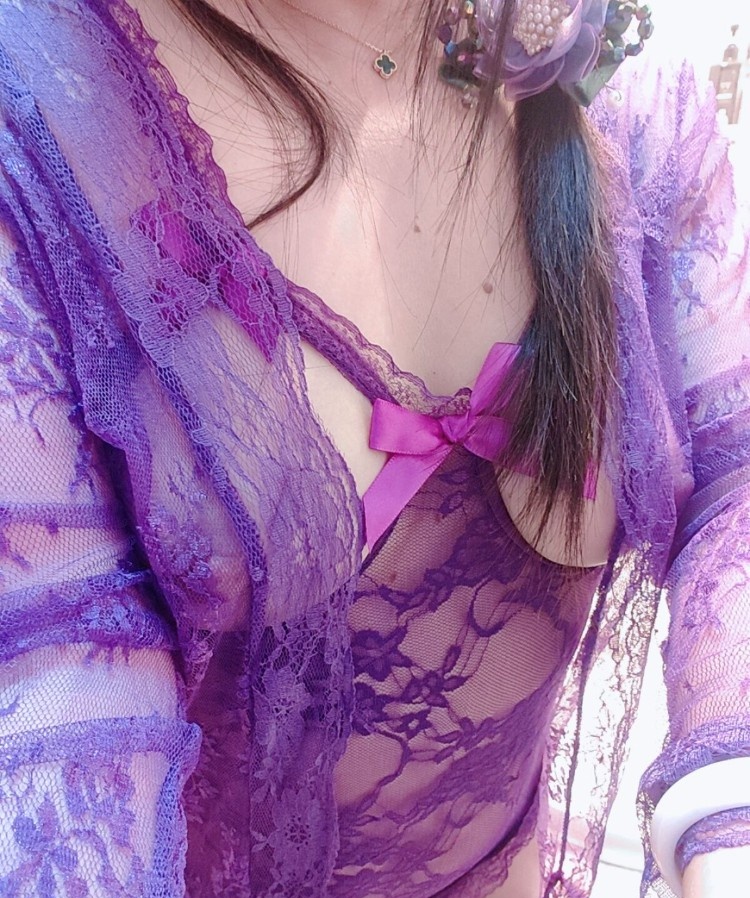 东站紫衣少妇