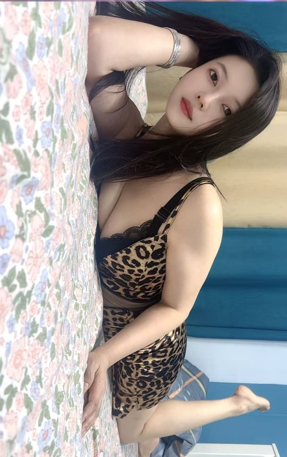 浦东性感吃鸡美少妇