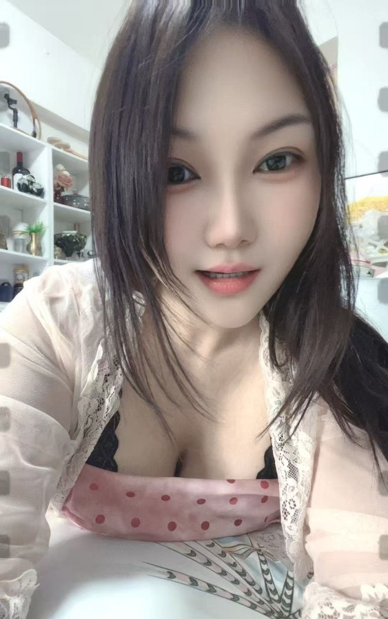 宝安性感好身材川妹子