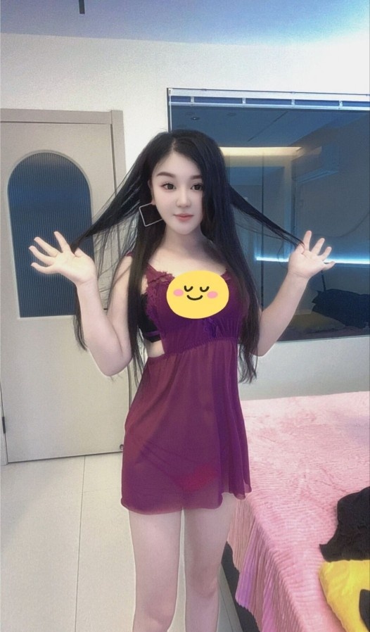 黑丝翘臀一诺小骚妹