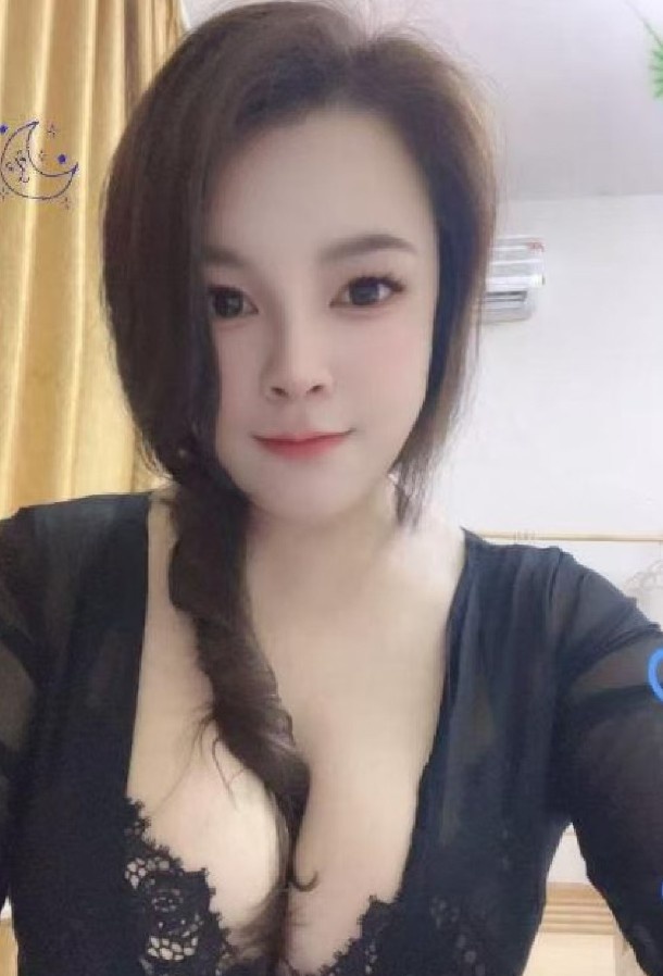 健身小骚妇前凸后翘