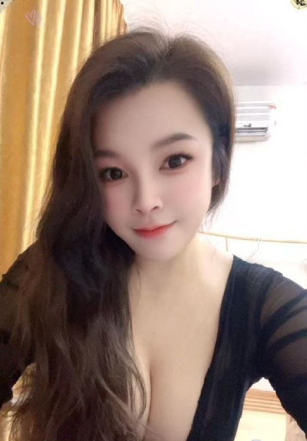 健身小骚妇前凸后翘