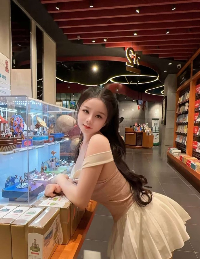 南山性感妹子萌萌
