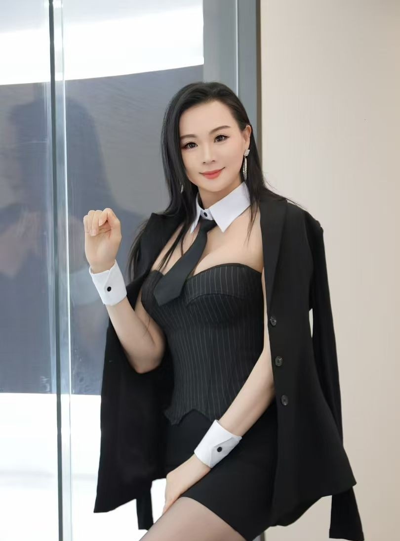 性感美熟女燕燕