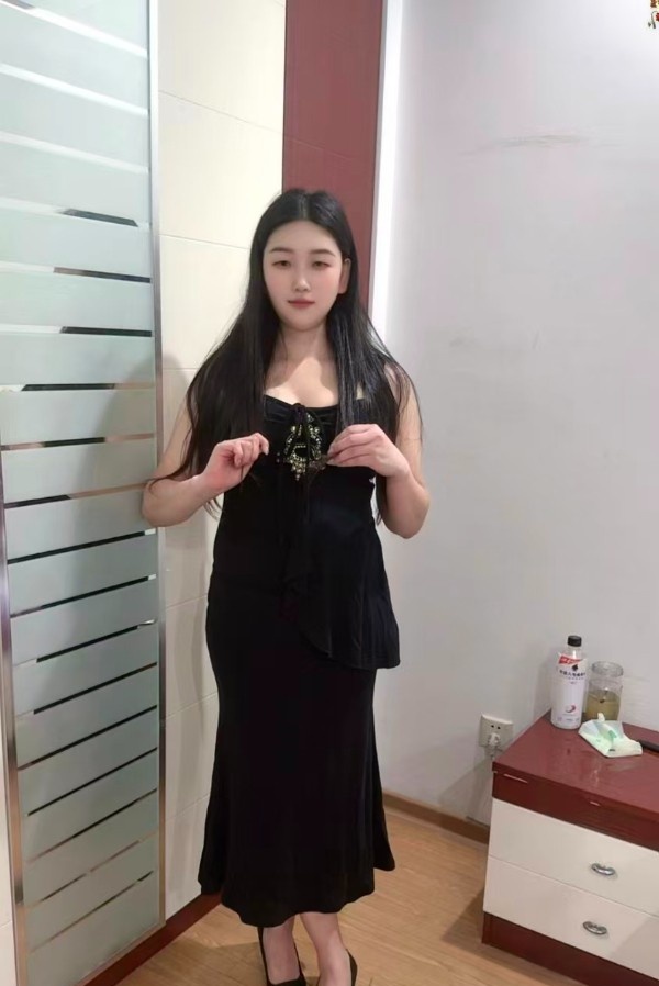 仙鹤街风骚少妇