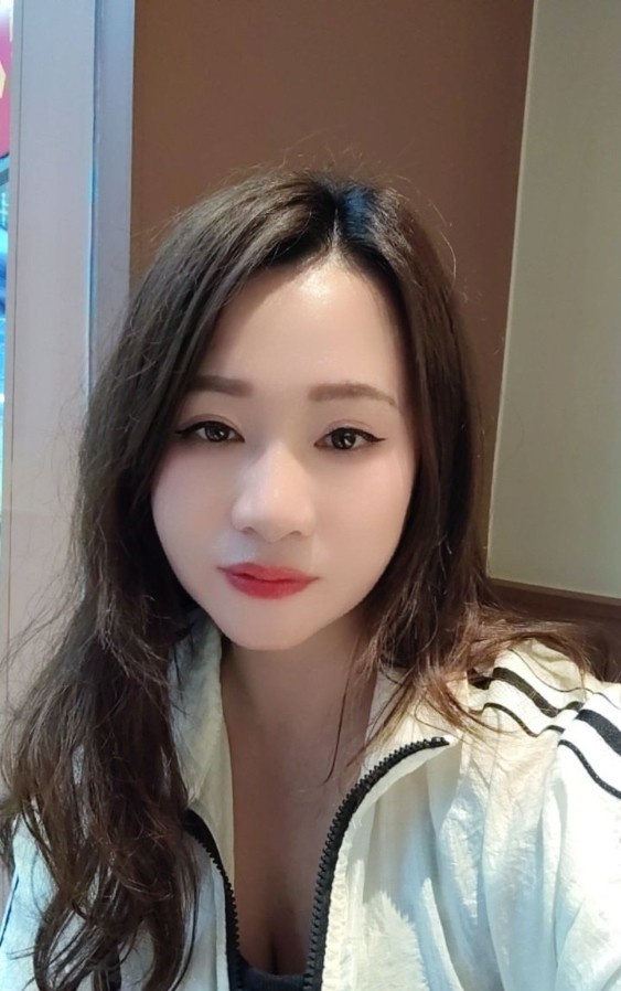 白云潮喷骚妹小黎