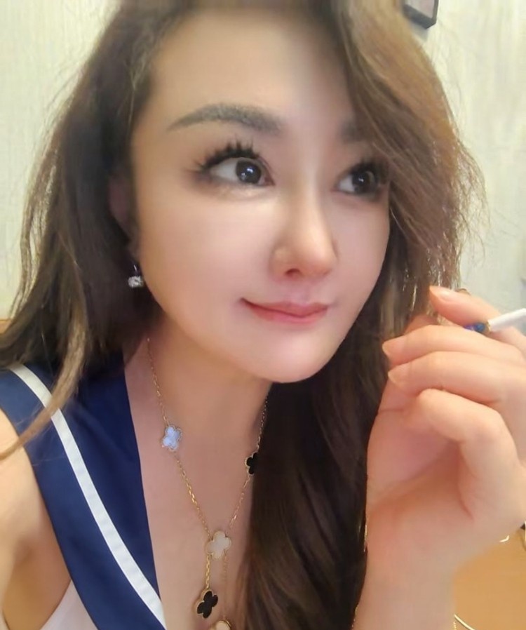 三亚性感风骚小姐姐