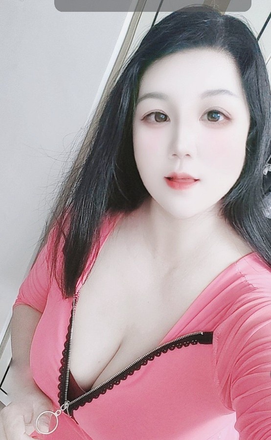 巨乳奶妈可喝奶