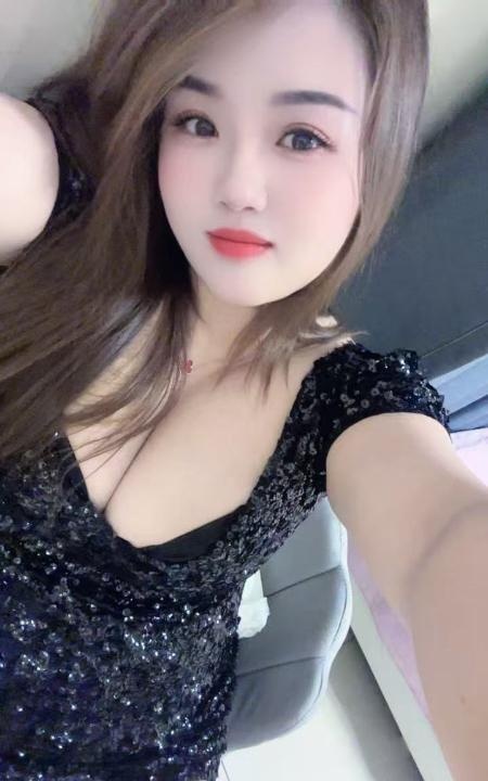 大胸蜜儿妹子