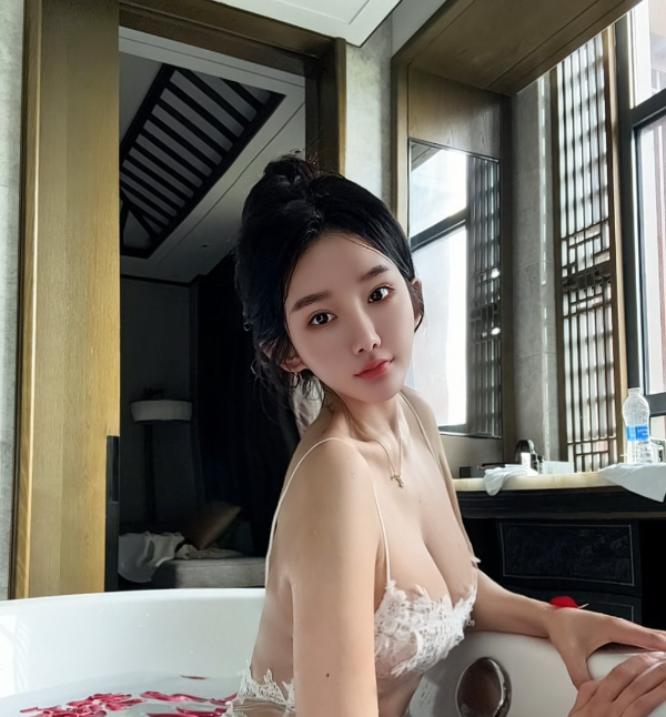 朝阳爆乳小妖精