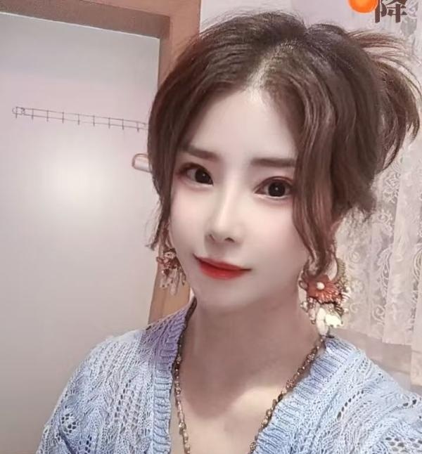 江岸服务小妹