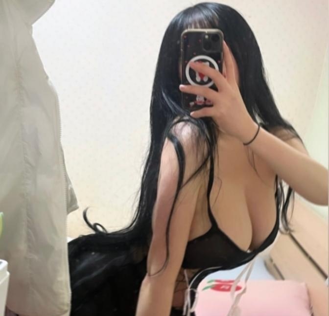 超好身材的大波嫩妹