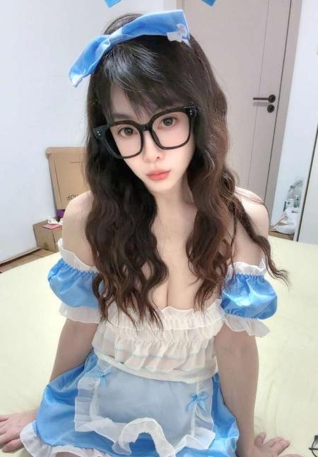 性感妖娆小少妇