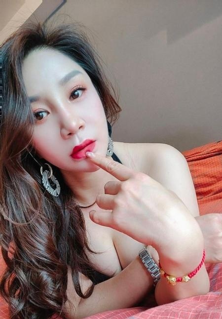 性感巨乳少妇红袖