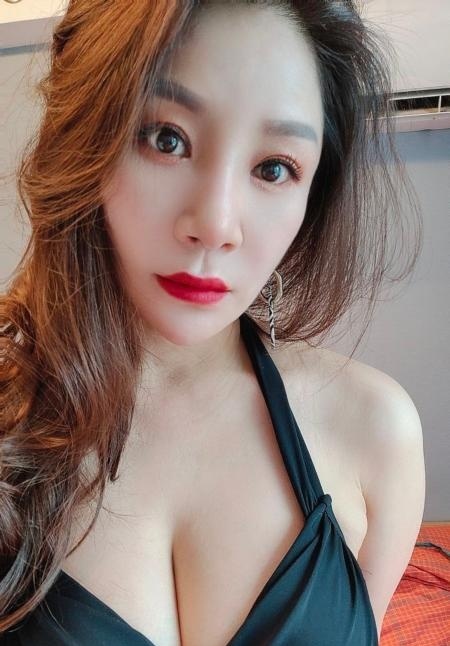 性感巨乳少妇红袖